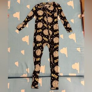 Posh Peanut Black and Gold convertible Footie NYE 2024 2T Gently Used